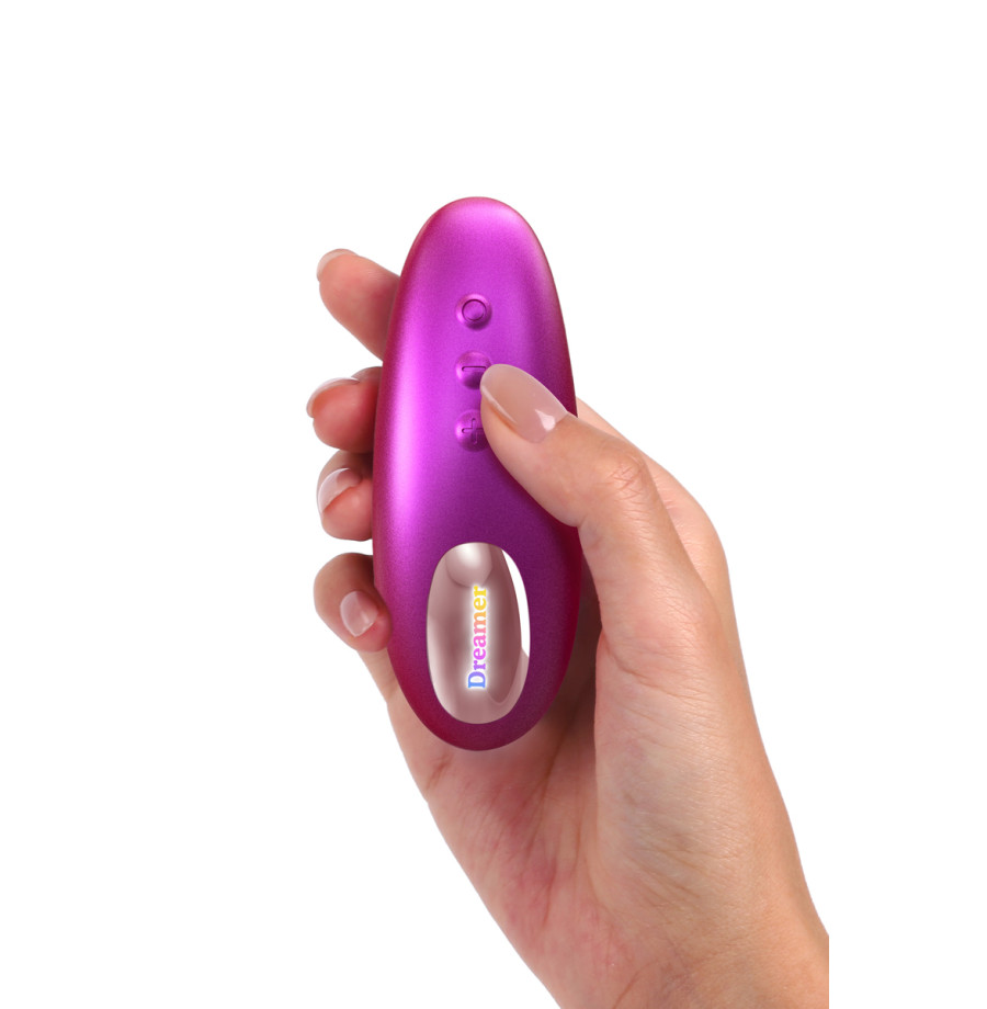 Masseur clitoridien télécommandé Dreamer Iridescent Berry - Love to Love Masseur clitoridien télécommandé Dreamer Iridescent Berry - Love to Love