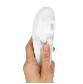 WOMANIZER - MARILYN MONROE CLASSIC 2 STIMULATEUR CLITORIS MARBRE BLANC WOMANIZER - MARILYN MONROE CLASSIC 2 STIMULATEUR CLITORIS MARBRE BLANC